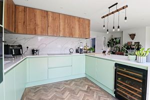 Kitchen- click for photo gallery